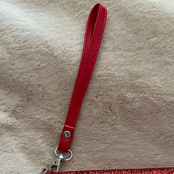 Red Glitter Wristlet Wallet NWOT Fun holiday wallet - Picture 3 of 4